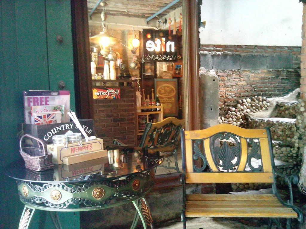 Cafe De Baan Raow Hotel Bangkok Exterior photo