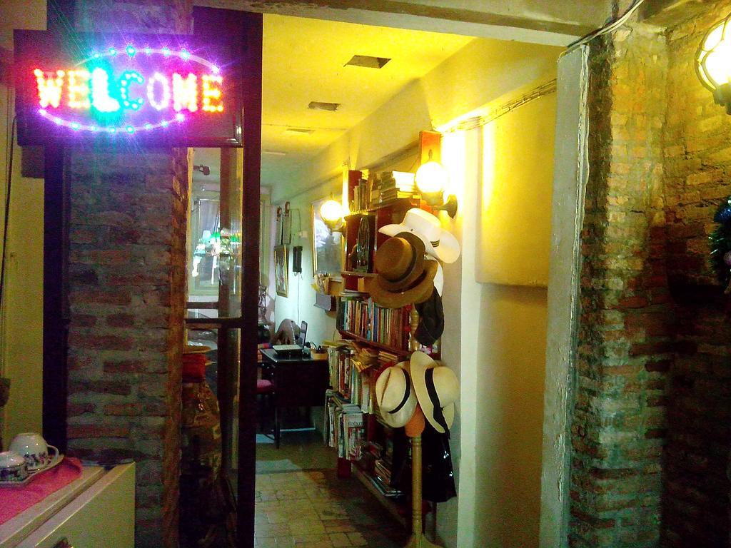 Cafe De Baan Raow Hotel Bangkok Exterior photo